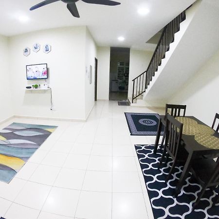 Ayna Homestay 5 Minutes To Marang Jetty 외부 사진