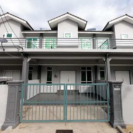 Ayna Homestay 5 Minutes To Marang Jetty 외부 사진