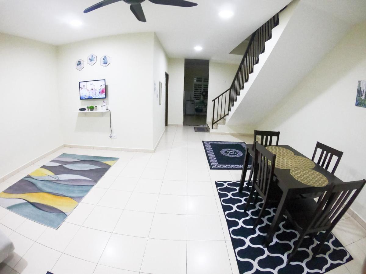 Ayna Homestay 5 Minutes To Marang Jetty 외부 사진